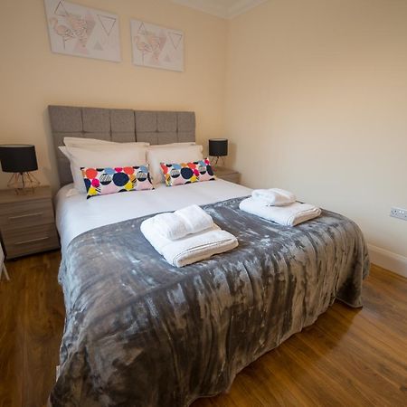 London Heathrow Serviced Apartments Ashford  Екстериор снимка