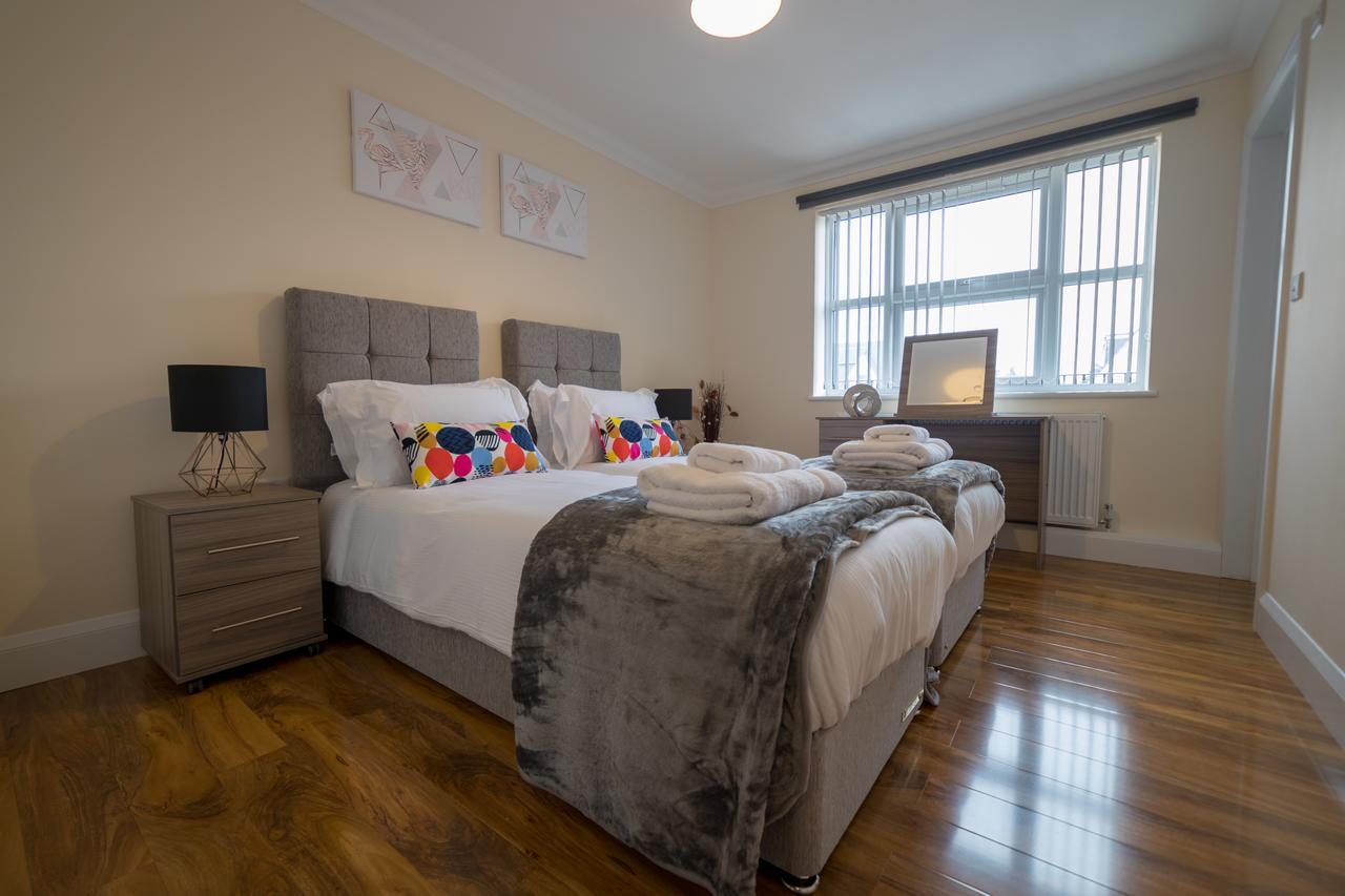 London Heathrow Serviced Apartments Ashford  Екстериор снимка
