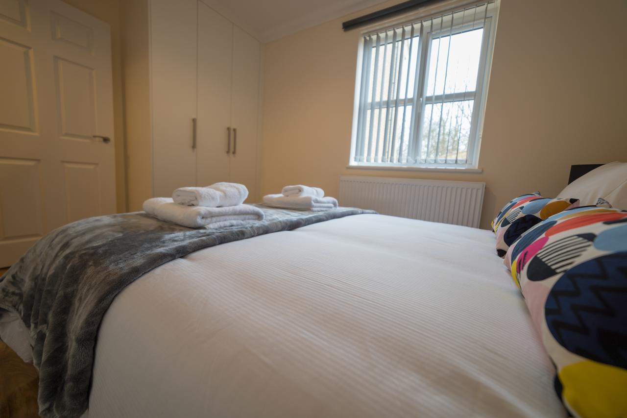 London Heathrow Serviced Apartments Ashford  Екстериор снимка