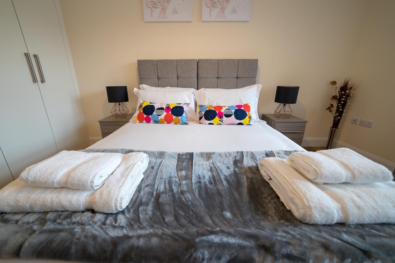 London Heathrow Serviced Apartments Ashford  Екстериор снимка