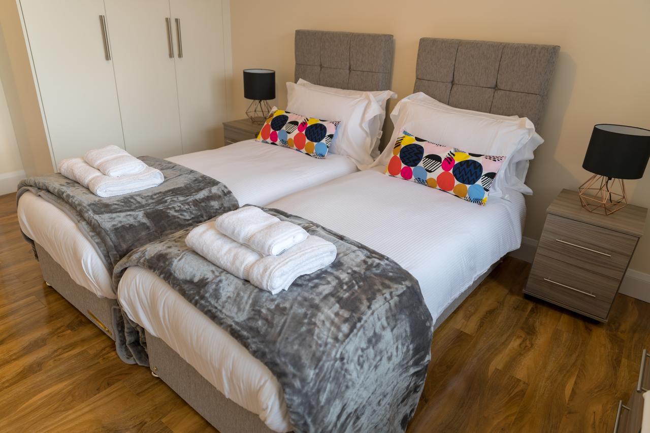 London Heathrow Serviced Apartments Ashford  Екстериор снимка
