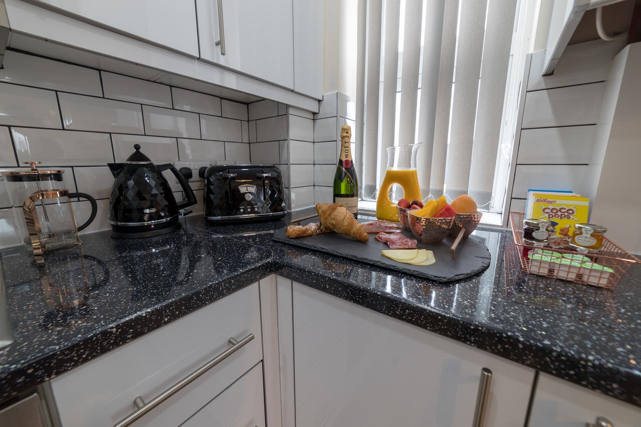 London Heathrow Serviced Apartments Ashford  Екстериор снимка