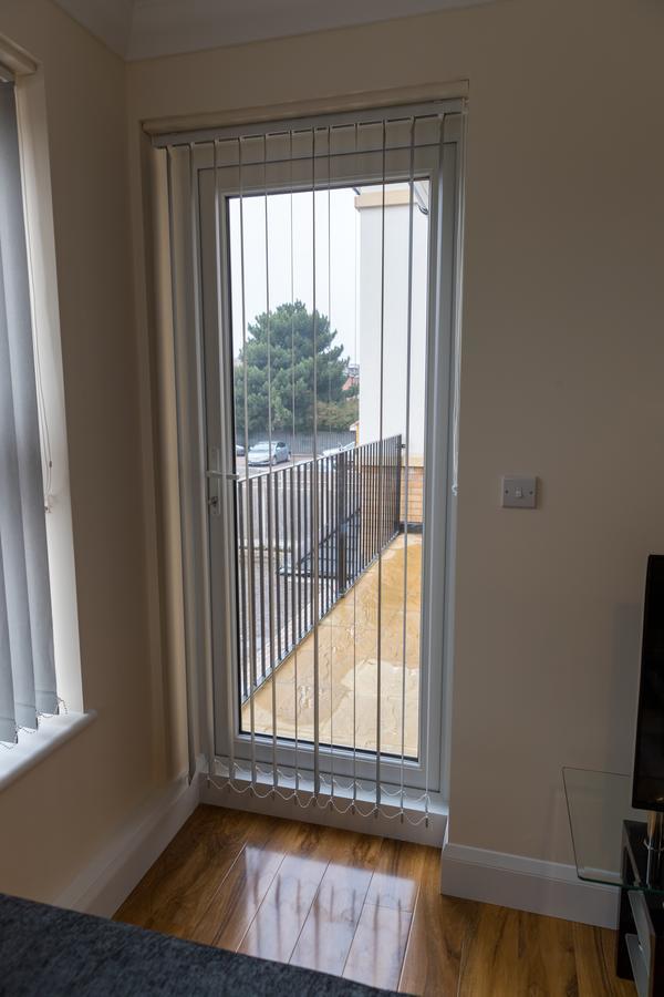 London Heathrow Serviced Apartments Ashford  Екстериор снимка